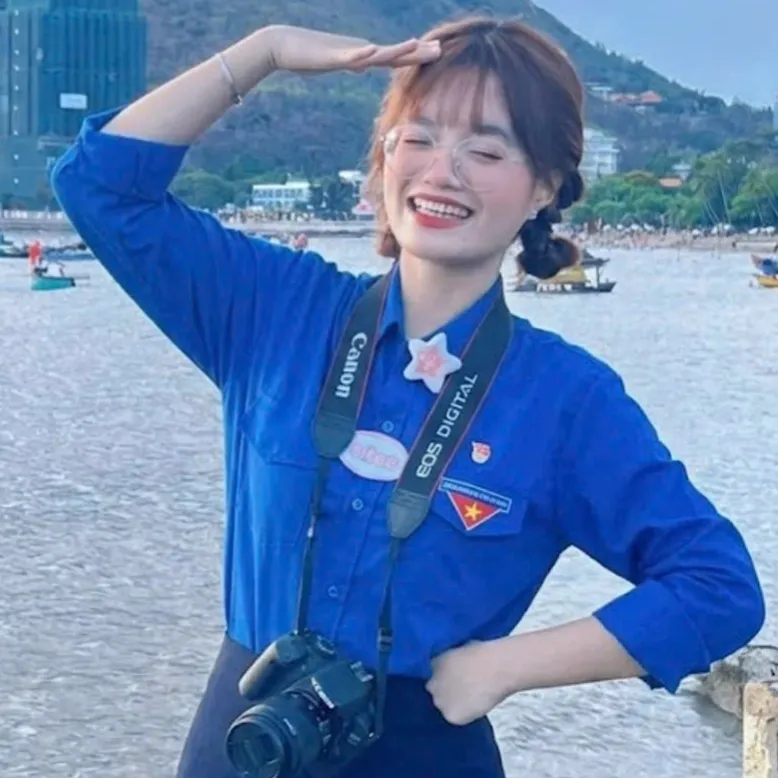 Chị NGUYỄN HUỲNH KHÁNH TƯỜNG