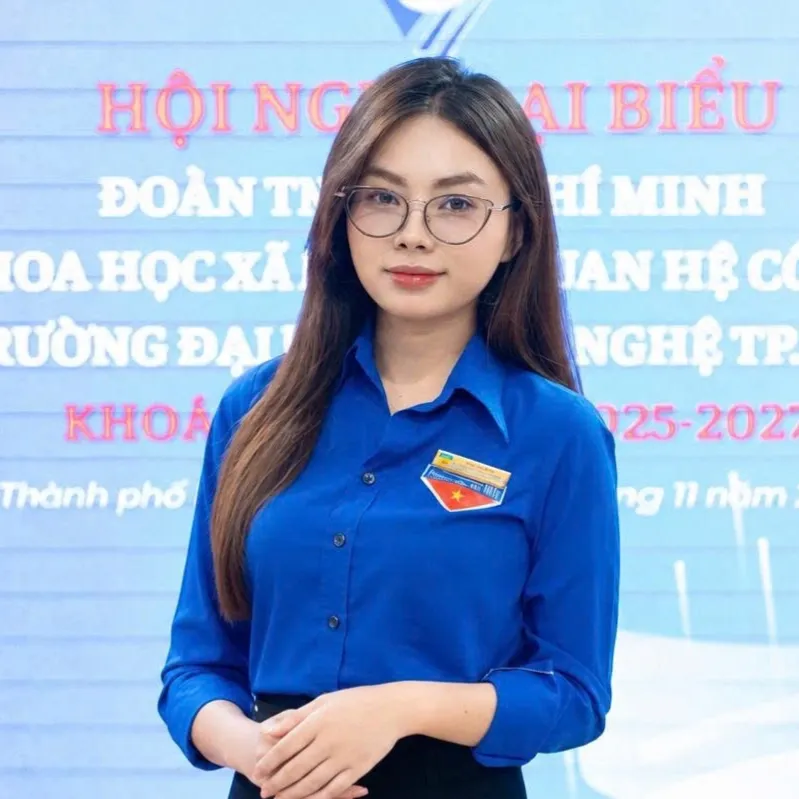Chị TRỊNH VÂN TRANG